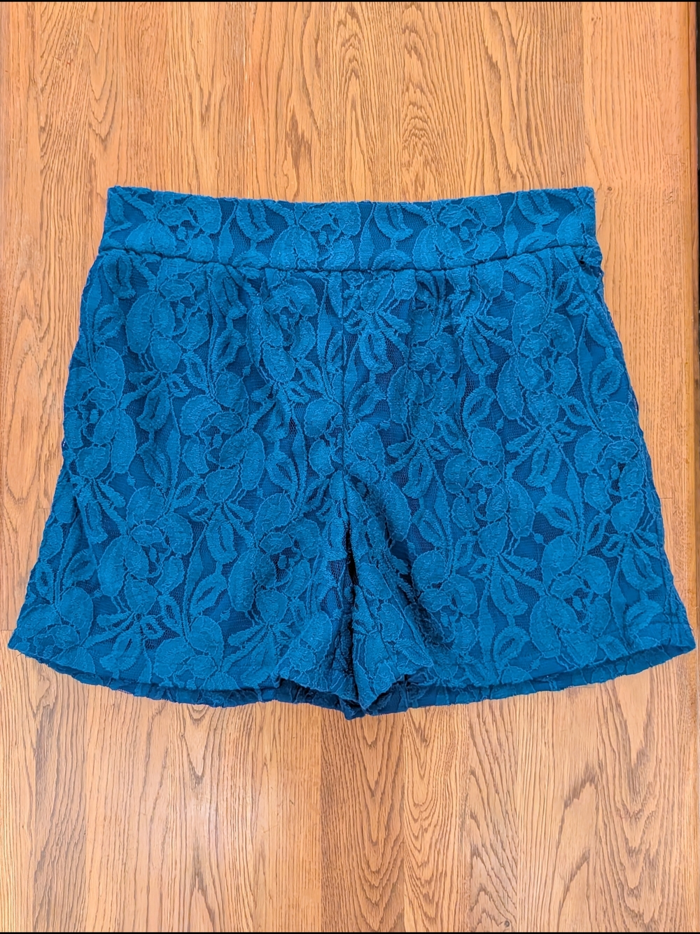 Signature Studio Contemporary Style Royal Blue Lace Elastic Waist Shorts